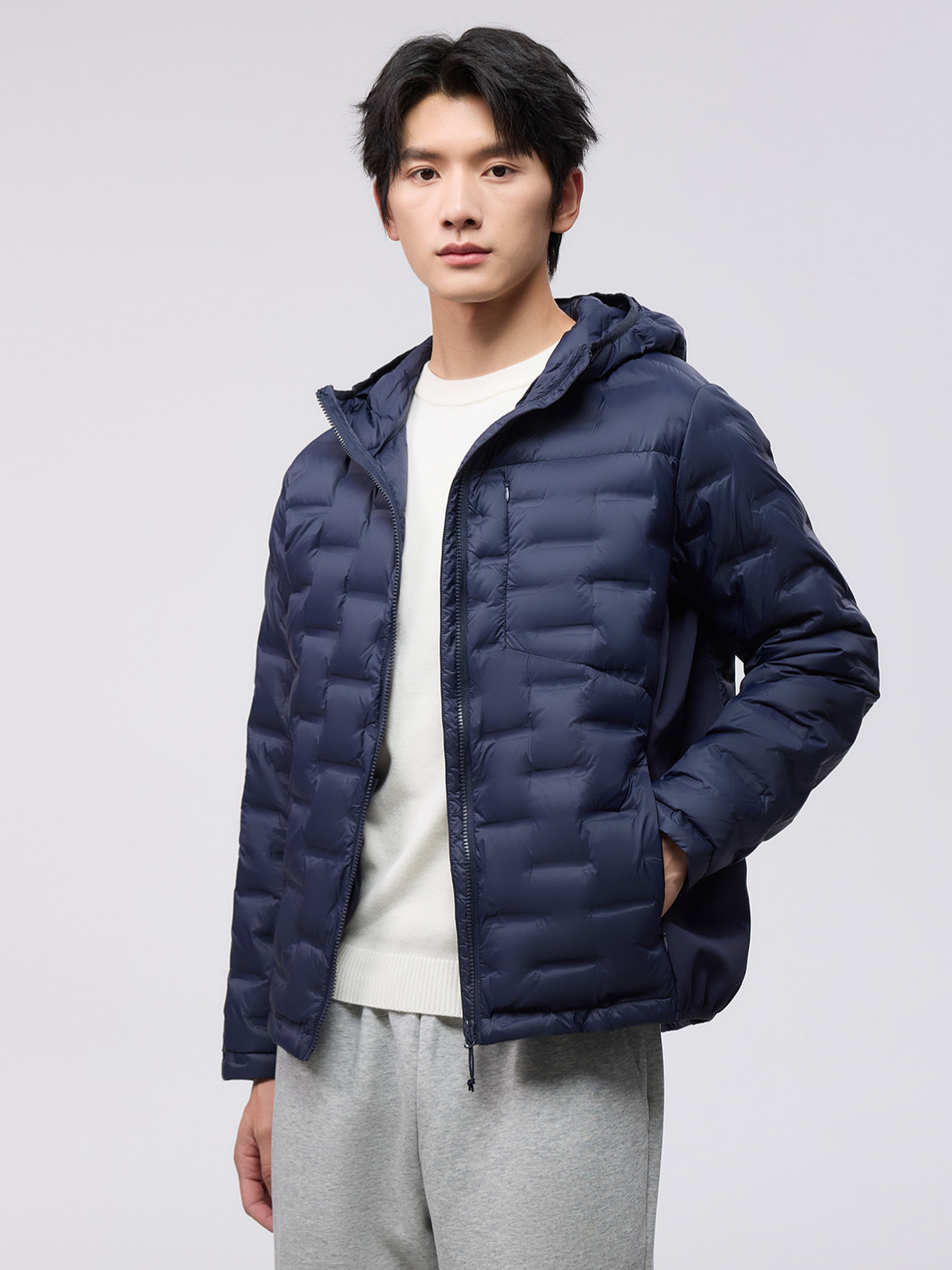 Chaqueta de plumón ligera de gama alta para hombres cortos de otoño 2025 nuevo 90 chaqueta deportiva con capuchón resistente al viento a prueba de frío