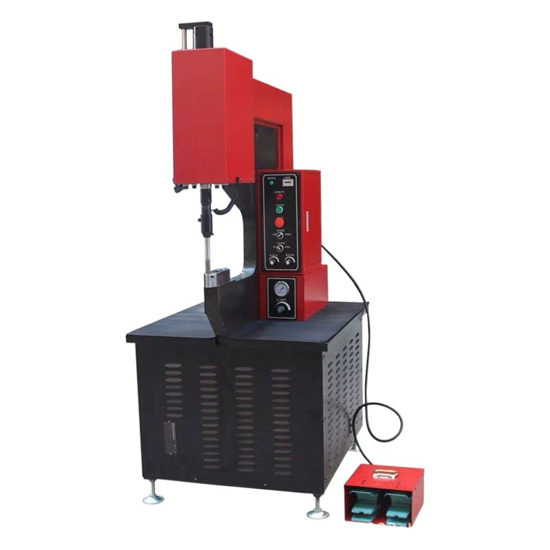 Клепальная машина с гидравлическим давлением Винтовая гайка Шпилька Листовой Металл Автоматическая подача Гидравлическая клепальная машина Прецизионная пневматическая клепальная машина