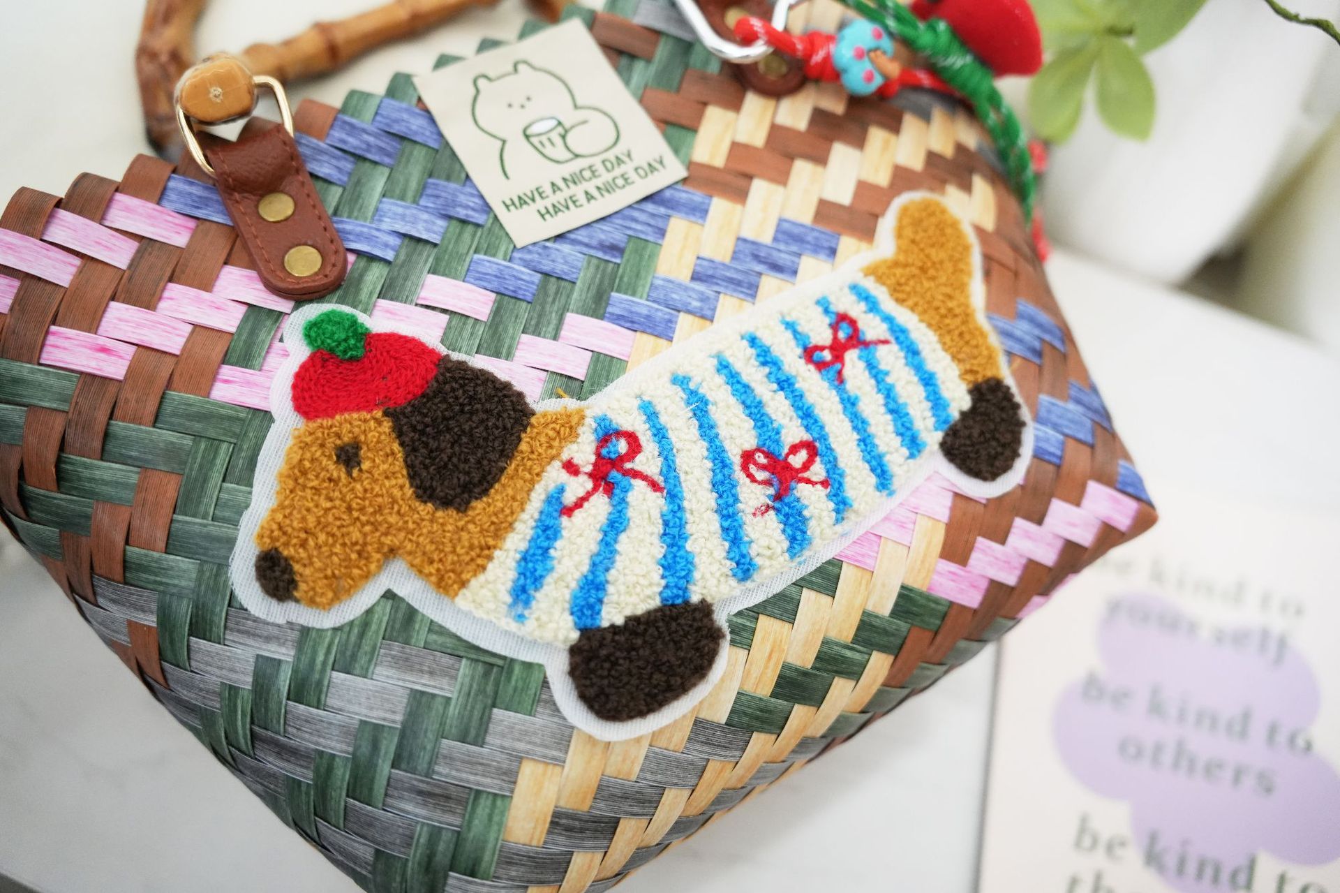 Borse da donna Borsa da pendolare retrò a righe con cane bassotto multicolore, cestino vegetale intrecciato, nuova borsa da donna con ciondolo in corda di nylon_voghion.com