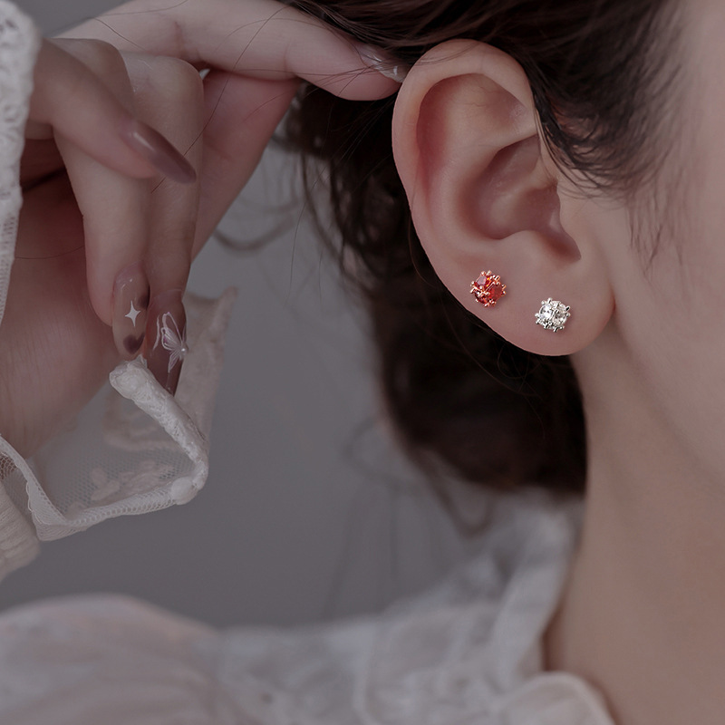 国潮红色锆石耳环立体魔方几何方块耳骨钉精致感小圆球孔明锁耳钉
