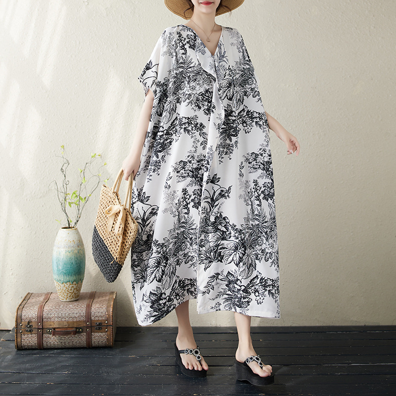 Summer 2024 New Elegant Artistic Retro Printed Three-Dimensional Cut-Out Gown Loose Super Long Plus Size Holiday Dress Summer 2024 New Elegant Artistic Retro Printed Three-Dimensional Cut-Out Gown Loose Super Long Plus Size Holiday Dress