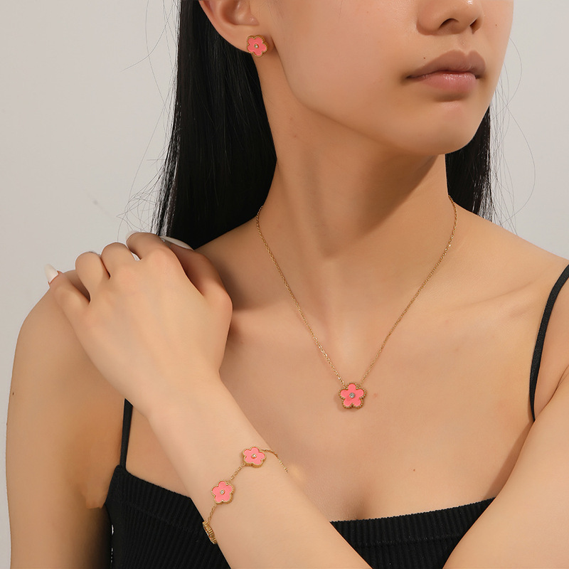 Cross-Border Hot-Selling Single Pendant Five-Leaf Flower Jewelry Stainless Steel Non-Fading Center Diamond Five-Leaf Flower Jewelry Set