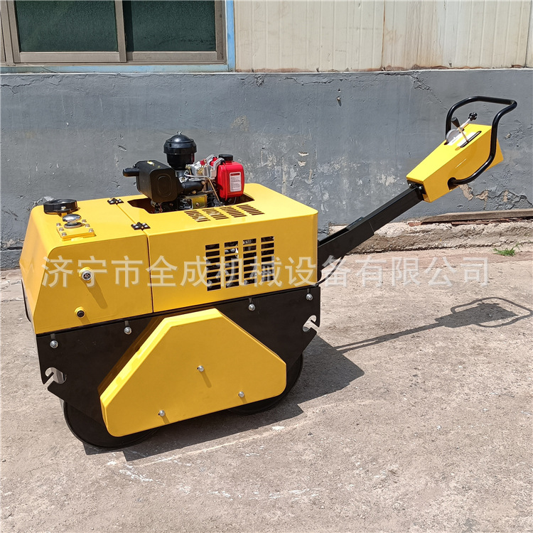 山东全成小型震动碾 沥青路面夯实机 停车场回填土震动滚压机价格