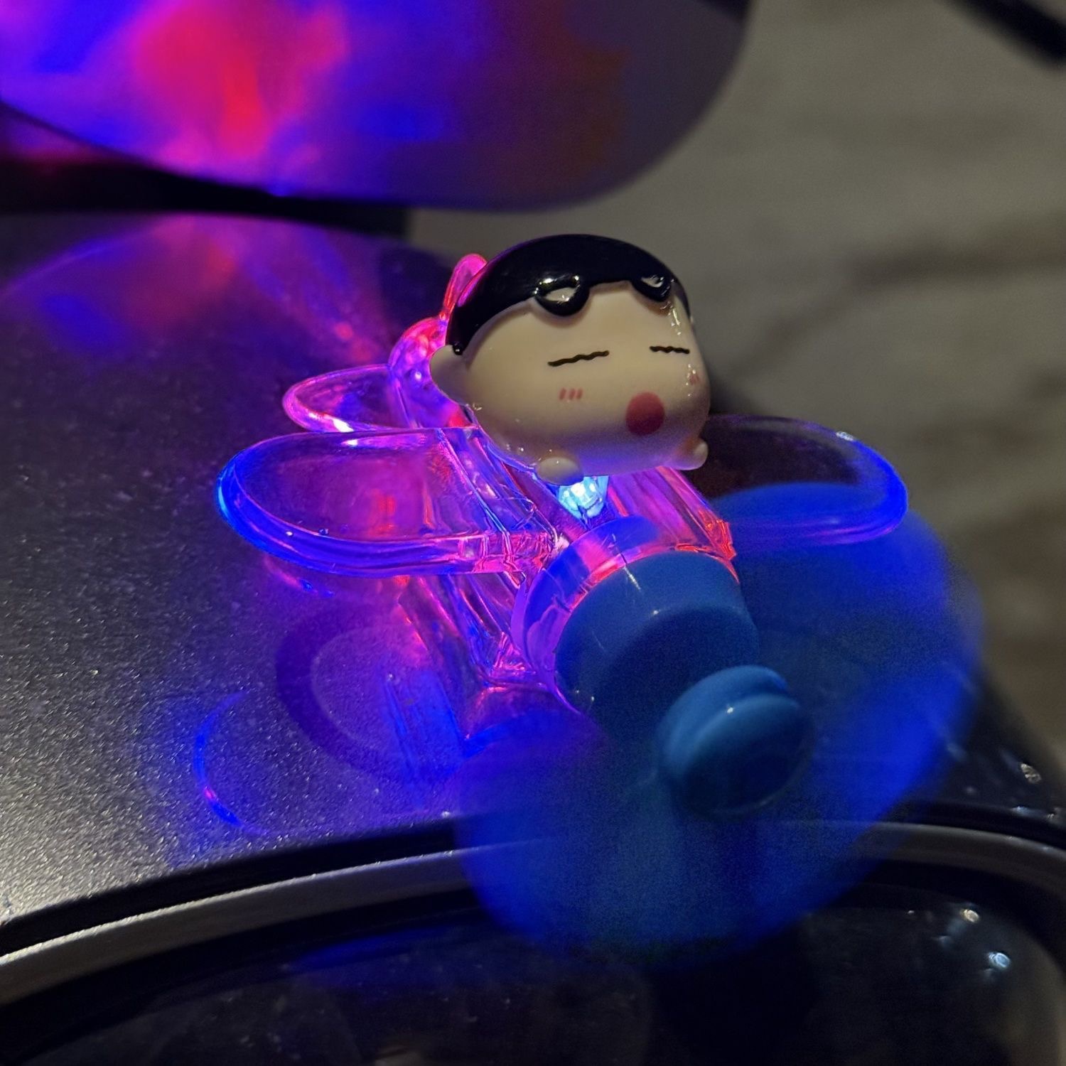 Energía eólica, rotación, iluminación, pequeños aviones, vehículos eléctricos, motocicletas, energía eólica, luces LED, accesorios para automóviles, pequeños adornos