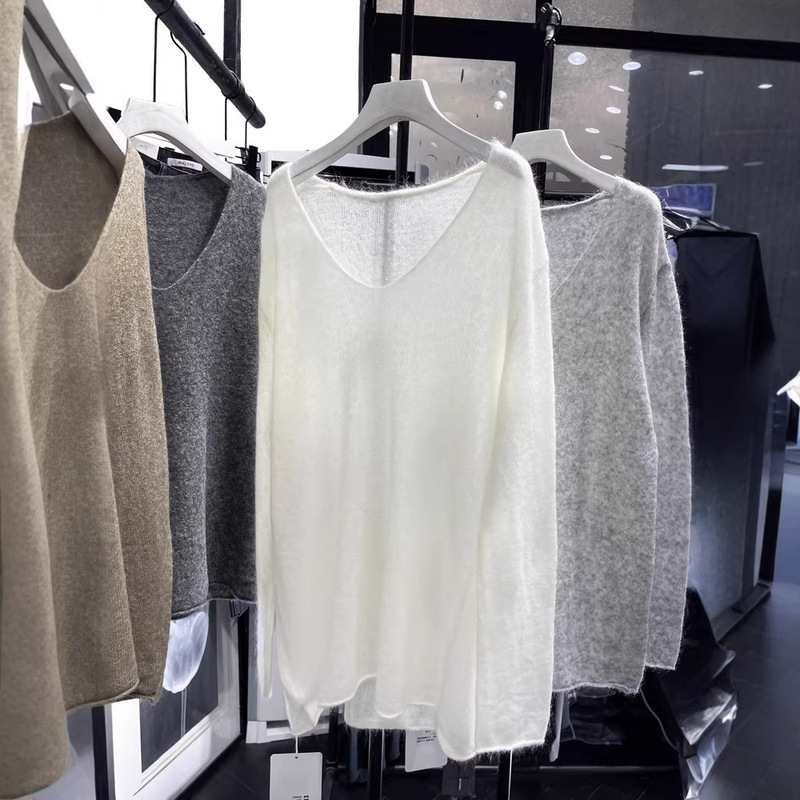 Just Buy It! It Looks so Elegant and Flattering! a Mid-Length Mohair Sweater with a Deep V-Neck That Reveals the Collarbone and Makes You Look Slimmer Just Buy It! It Looks so Elegant and Flattering! a Mid-Length Mohair Sweater with a Deep V-Neck That Reveals the Collarbone and Makes You Look Slimmer