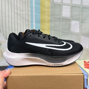 Zoom Fly 5��Ů�\���ܲ�Ь��H���e�����w�R5���\��Ь����羳Ь