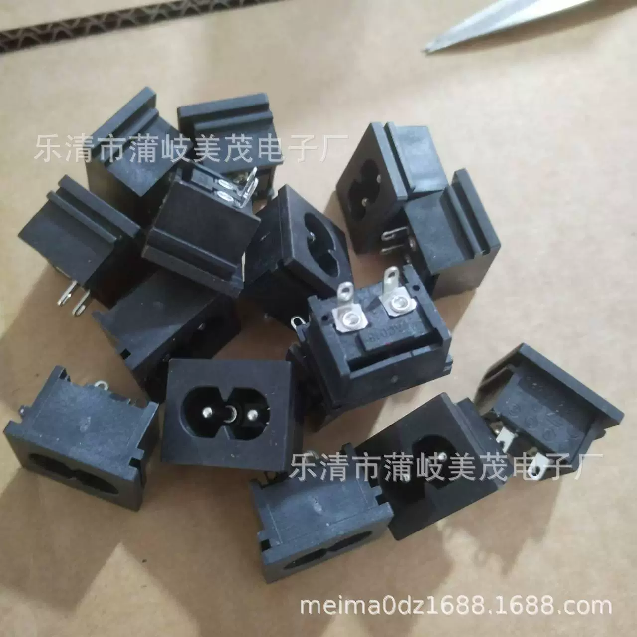 Разъем DB 90 градусов изогнутые ножки 2 отверстия 2 вставки DB-02 карточка 8 сидячих DB-03 Чистая медь AC разъем питания фитинги