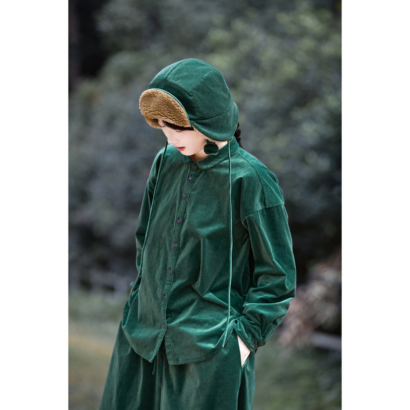 Autumn and Winter Style, Artistic Retro Original Christmas Green High-Quality Corduroy Small Lapel Loose Casual Versatile Warm Shirt