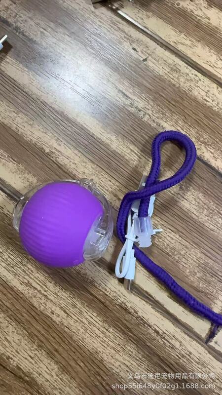 電動の猫のおもちゃの知能のローラーボールは猫のおもちゃをかむことに耐えます。|undefined