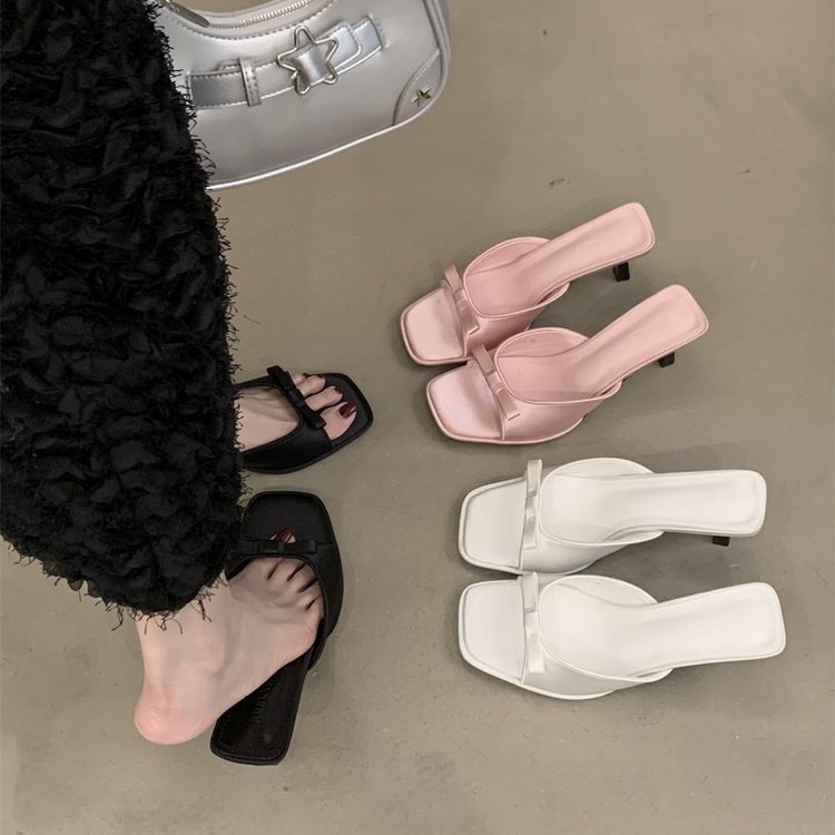 Eleganti ciabatte da donna con fiocco e punta quadrata estive_voghion.com