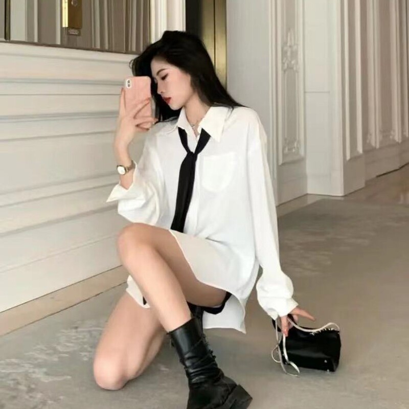 2026 Spring and Summer New Style College-Style Tie Loose White Shirt for Women, High-End Chic Mid-Length Shirt Top