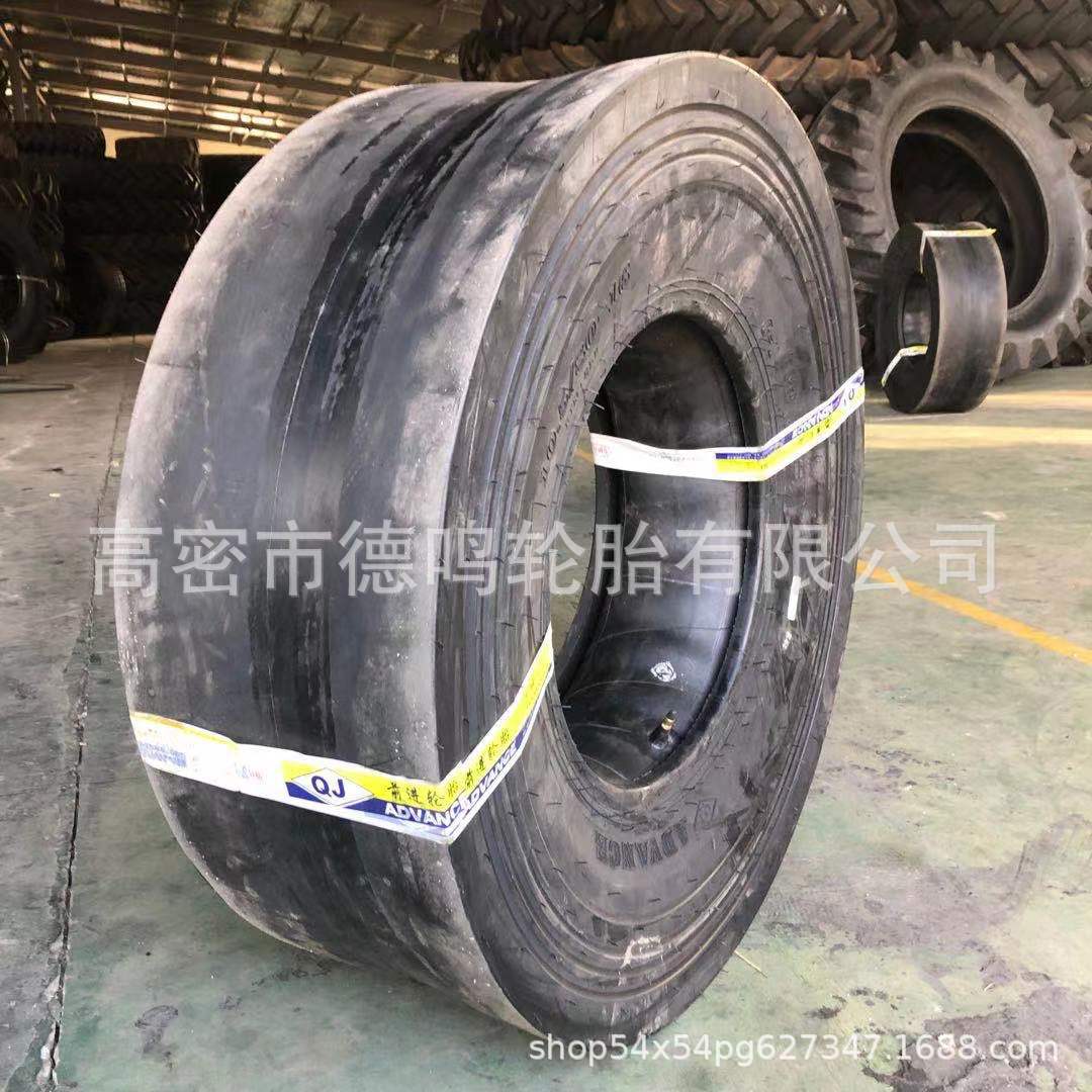 Los fabricantes suministran neumáticos de rodillos de carretera 10,5/80-16 maquinaria de construcción neumáticos