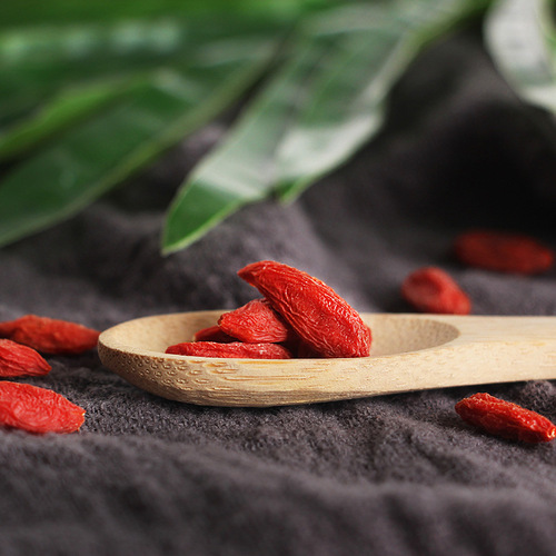 Qiao Yun Tang Goji Berries 100g/Can, Bottled Red Goji Berries, Bottled Goji Berry Tea, Goji Berry Fruit