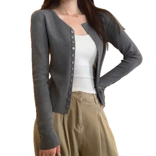 High-end fashion temperament long-sleeved knitted cardigan women's autumn new figure-fitting top wool sweater factory