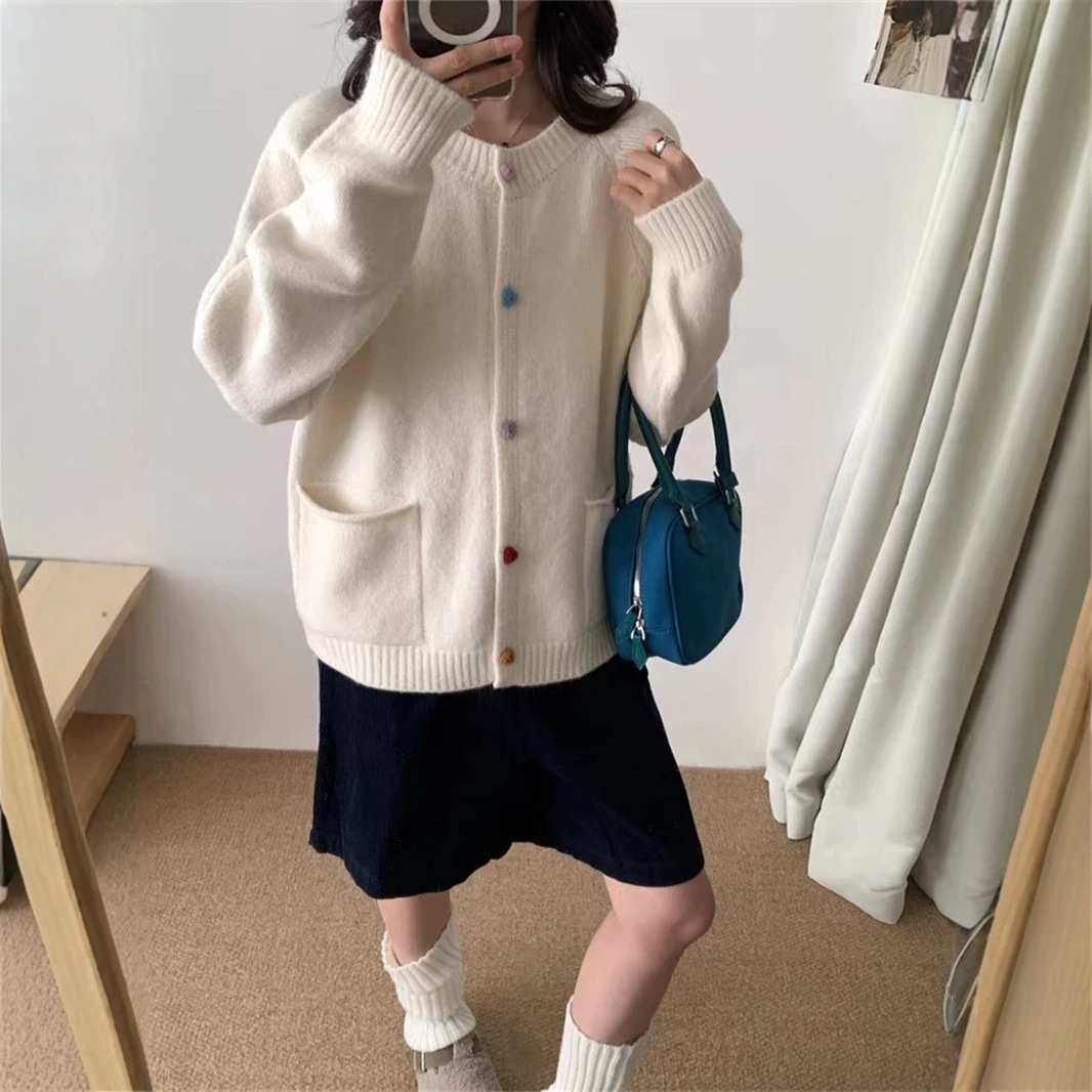 秋冬新款韩系减龄彩纽扣圆领针织开女衫慵懒风高级感宽松毛衣外套