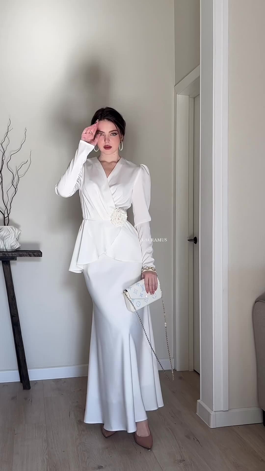 Vêtements pour femmes haut de gamme tempérament soyeux col en V taille haut robe jupe costume deux pièces_voghion.com
