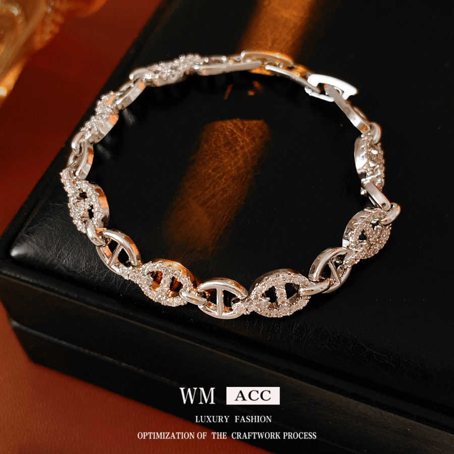 Zircon nariz de cerdo empalme pulsera de fijación de moda personalidad fría pulsera de viento ligero lujo nicho de alta calidad joyas de mano para mujeres