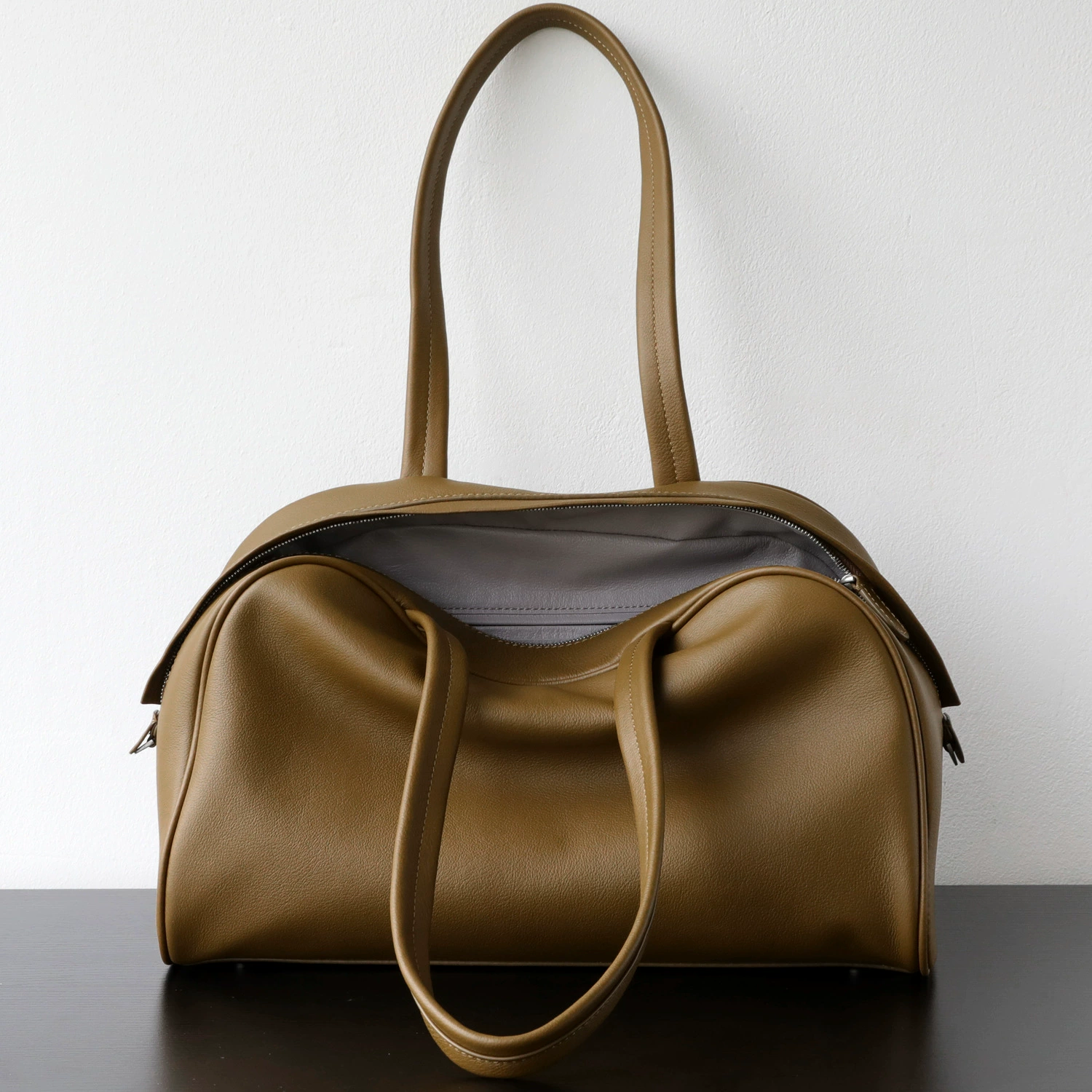 Retro leather capacious shoulder bag, one-shoulder bag, genuine leather