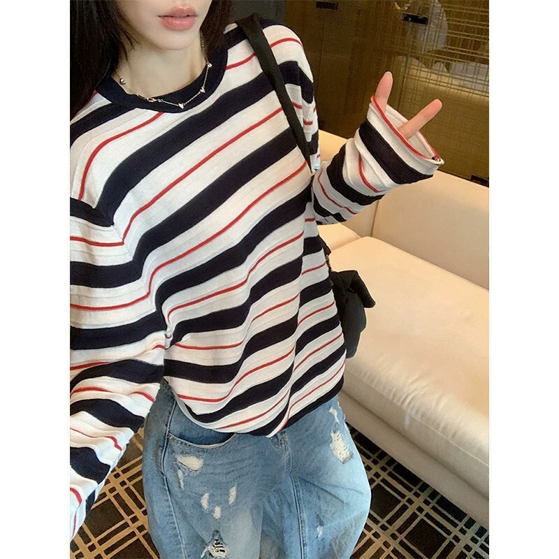 Black striped contrast color round neck long sleeve T-shirt for women, 2026 early autumn new vintage lazy style loose casual top