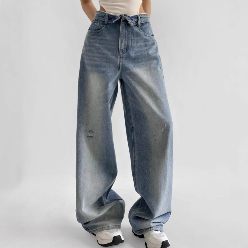 High-Waisted Flared Jeans with Frayed Edges, Asymmetrical Back Pockets, and a Relaxed Fit for Early Autumn High-Waisted Flared Jeans with Frayed Edges, Asymmetrical Back Pockets, and a Relaxed Fit for Early Autumn