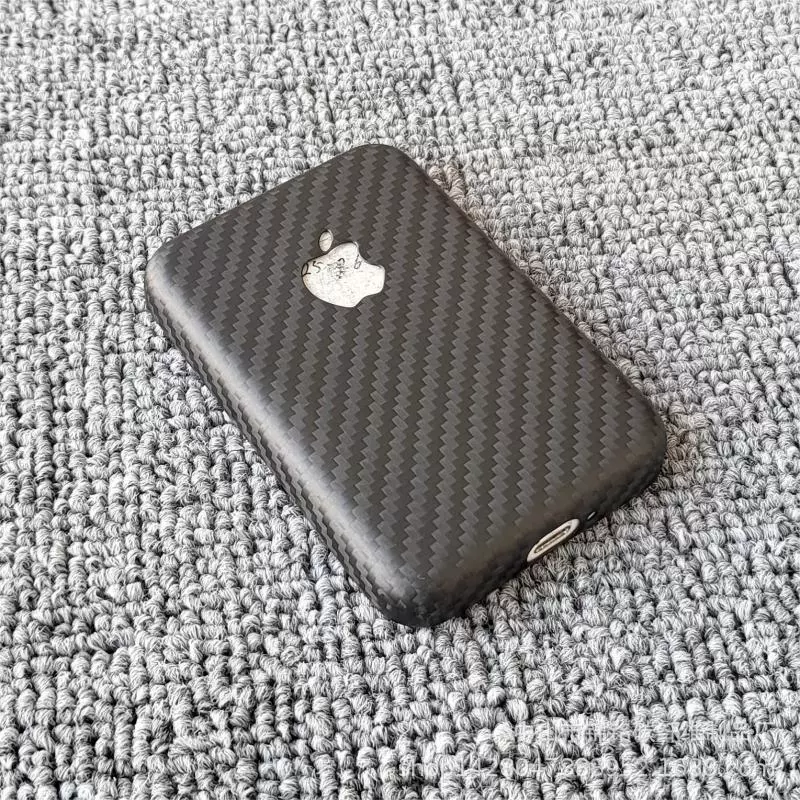 Защитный чехол из углеродного волокна с кованым узором для беспроводного зарядного устройства Apple MagSafe