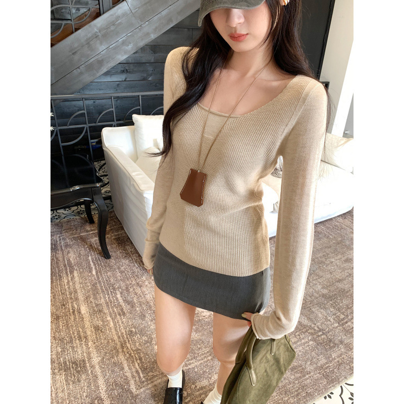 [in Stock] Unique and Stylish Slim-Fit Knit Top for Winter 2026, New Elegant and Beautiful Blouse
