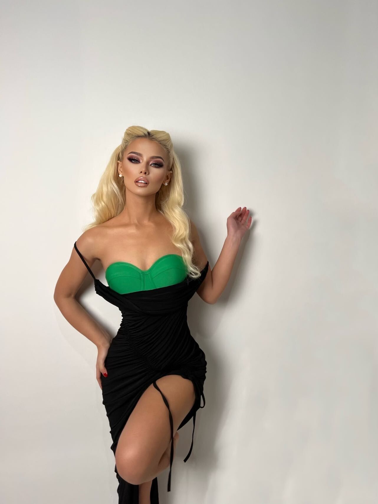 000 (3)