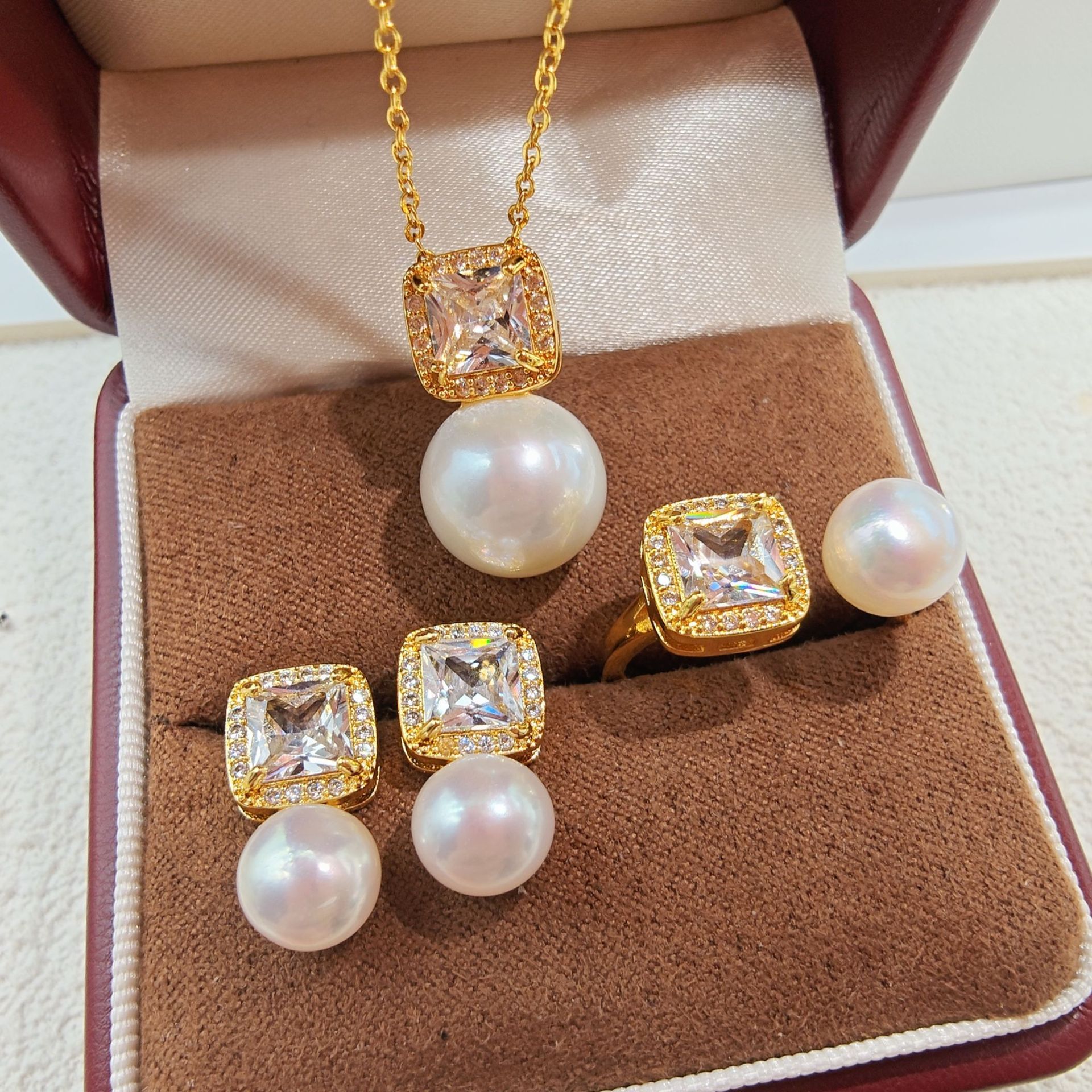 11-12mm freshwater natural pearl cube earrings for women, classic versatile round high-luster pearl earrings and pendant set