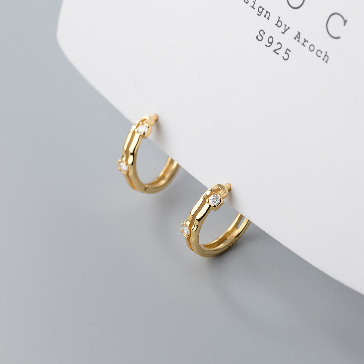 s925 plata esterlina pernos de orejas pequeños pernos de orejas de cadena de diamantes temperament exquisito ins hueco pernos de orejas de doble capa M01157