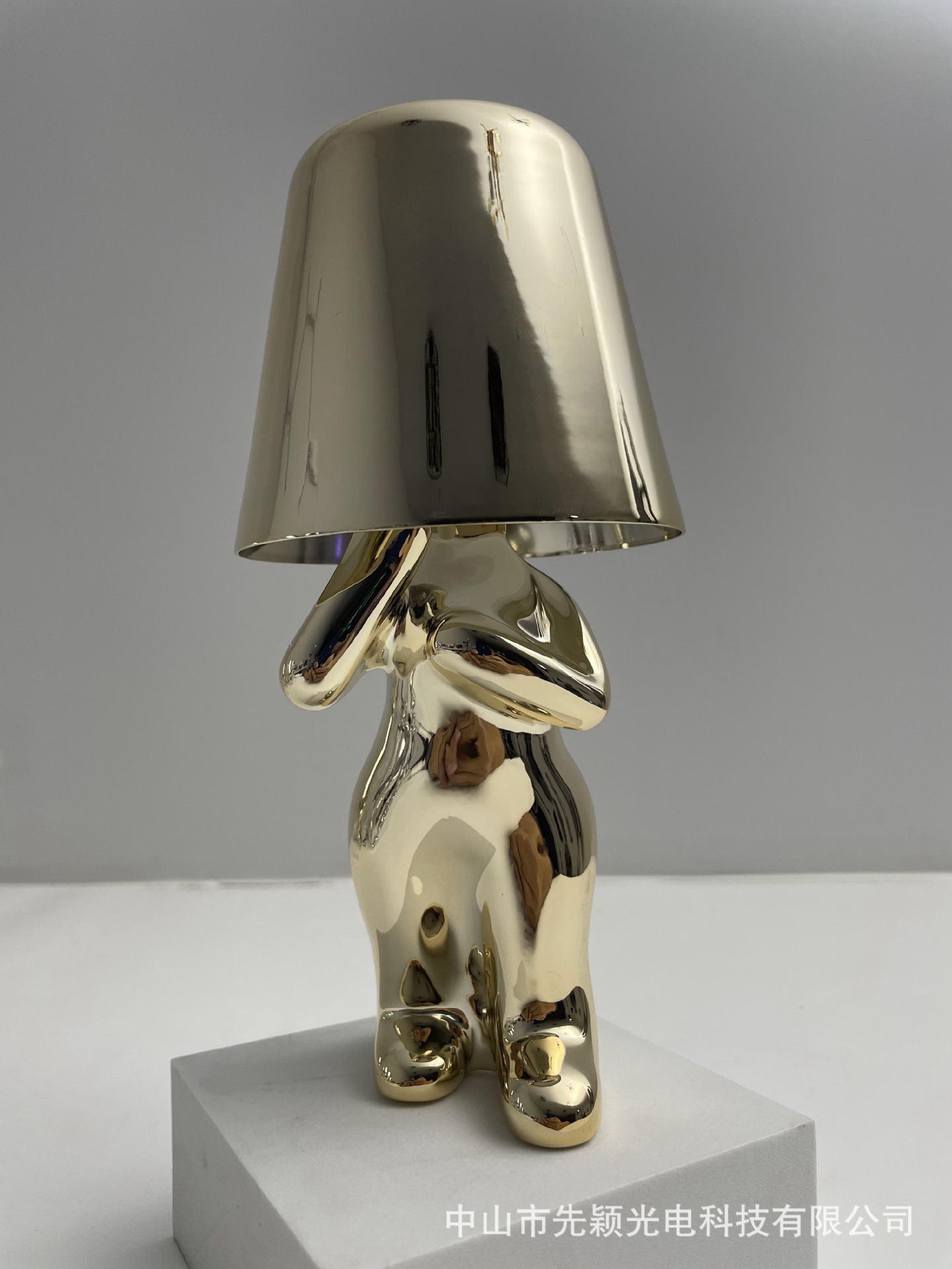 Fábrica transfronteriza Hermanos de oro lámpara de mesa decoración noche luz lámpara pensador