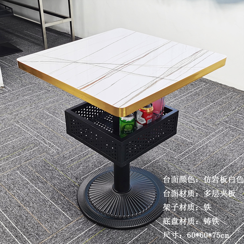 バーの散台バーのテーブルと椅子の組み合わせは多層の板を挟んでテーブルを保管しましょう。|undefined