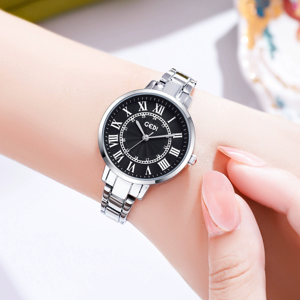 歌迪 Waterproof metal retro quartz swiss watch, light luxury style