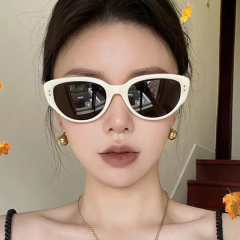 白色猫眼太阳镜网红墨镜2025新款ins欧美辣妹风造型拍照女潮高级