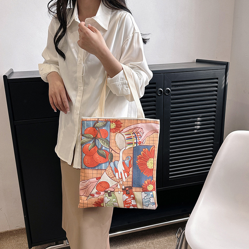 Capacious shopping bag