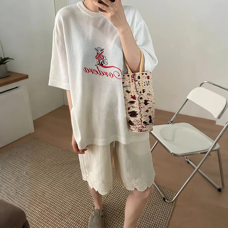 French Niche 2025 Early Spring Playful Soft Lamb Embroidery Loose Slimming Round Neck Short Sleeve Sweater 25064