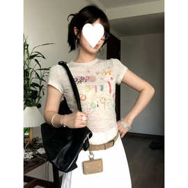 美式彩绘涂鸦正肩短袖t恤女夏季2025新款修身收腰甜辣妹短款上衣
