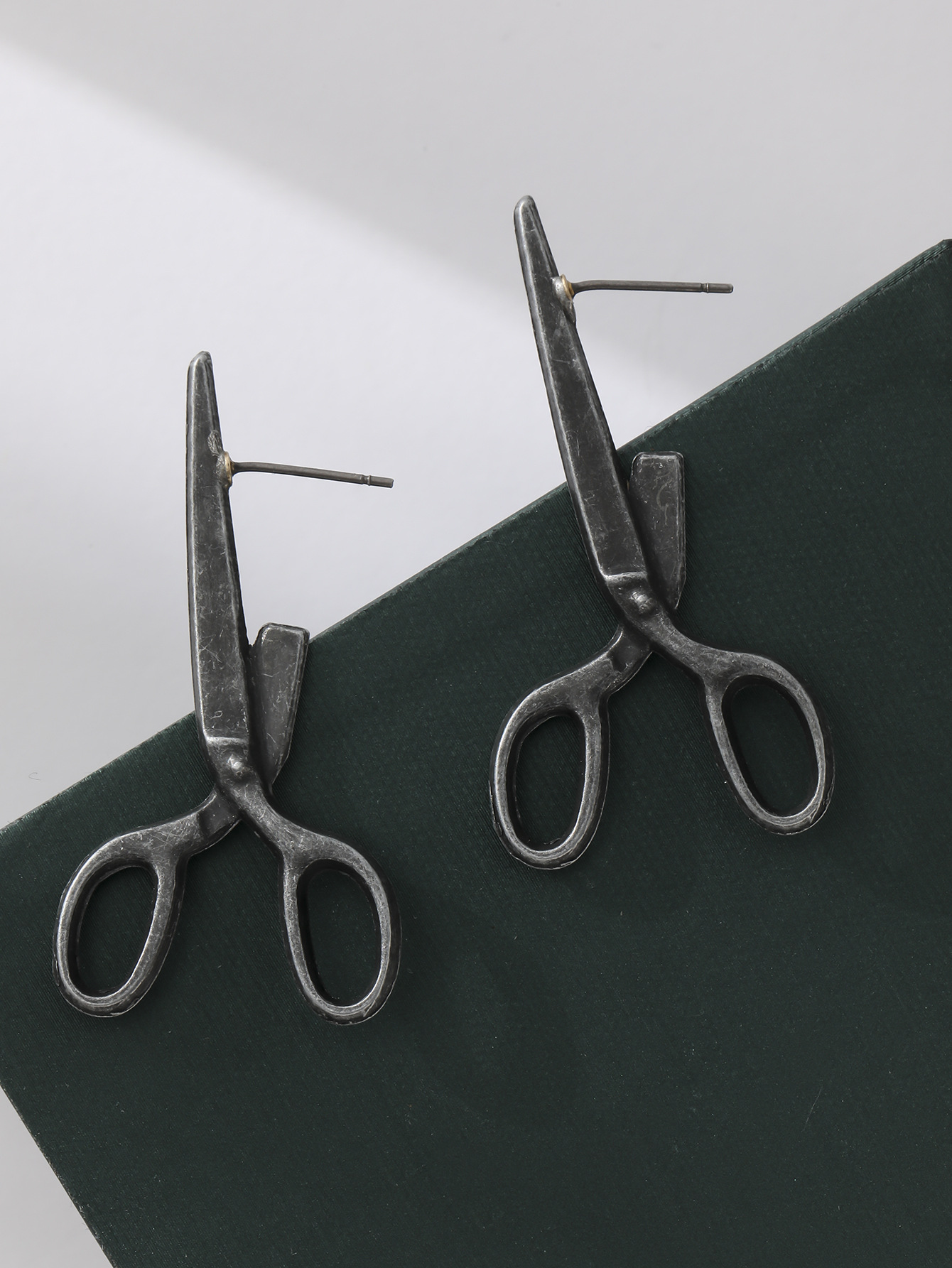 Anming europea y americana transfronteriza nueva moda retro tijeras pendientes mujer creativa personalizada Regalo De vacaciones pendientes