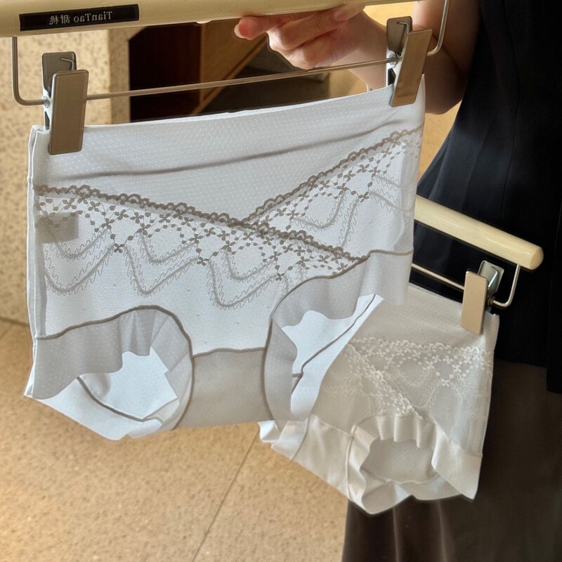 Designer Gray Makeup Embroidered Light Flower Lace Panties Women's Romantic Mesh Sexy Plaid Breathable Women's Briefs