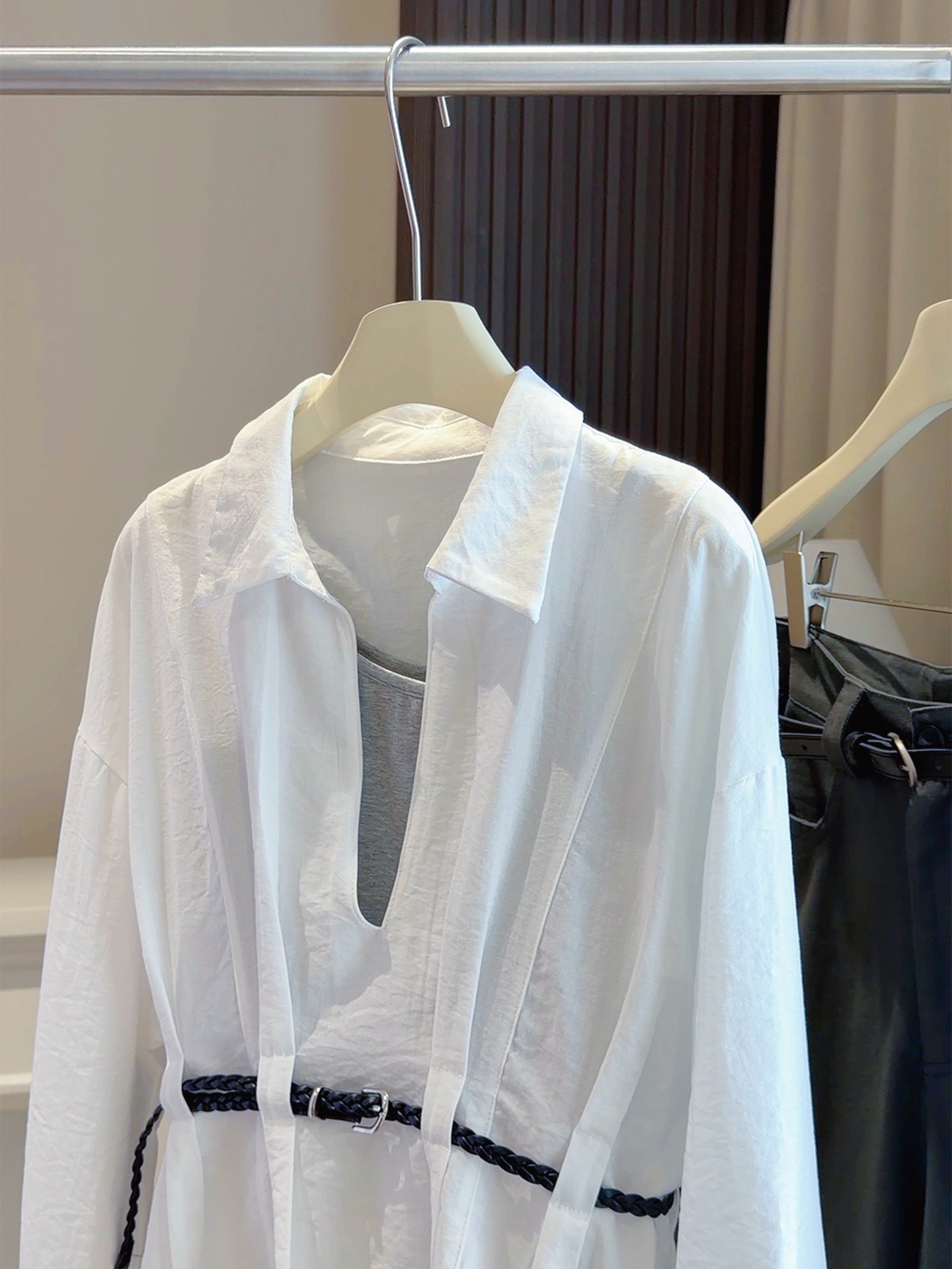 K Flip V-neck Waist Cinched Shirt+white Camisole Slimming Loose Two-piece Set For Women's New Fashion Outfit Top_ecoleips.com