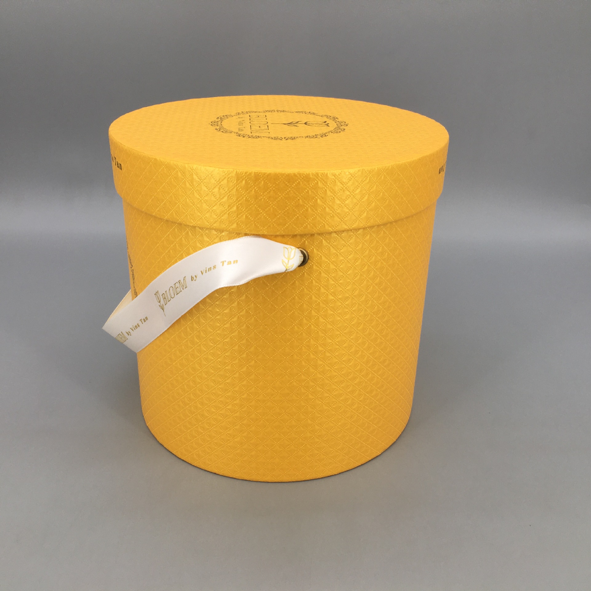 纸质抱抱桶 手提式花艺天地盖圆筒礼品盒 现代简约纯色款包装盒