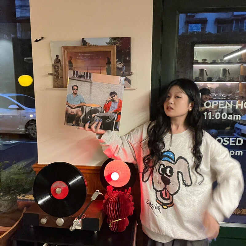 Sports and Leisure Chanel Style Cool Artistic Retro Round Neck Sweat Women's Explosive Hoodless Top Printed All-match National Fashion Brand Sports and Leisure Chanel Style Cool Artistic Retro Round Neck Sweat Women's Explosive Hoodless Top Printed All-match National Fashion Brand