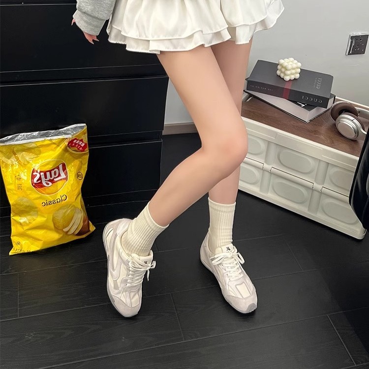 La marea no es sur ~ Zapatos plateados Forrest Gump 2025 nuevo estilo aumento de 4cm zapatos de entrenamiento alemanes zapatos deportivos de suela blanda de cuero para mujer