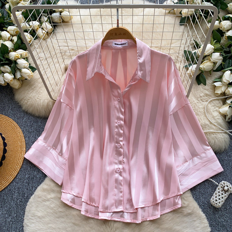 Korean-style fashion niche versatile satin shirt for women, 2026 summer, high-end, slimming, suitable for commuting, elegant and mature, short top Korean-style fashion niche versatile satin shirt for women, 2026 summer, high-end, slimming, suitable for commuting, elegant and mature, short top