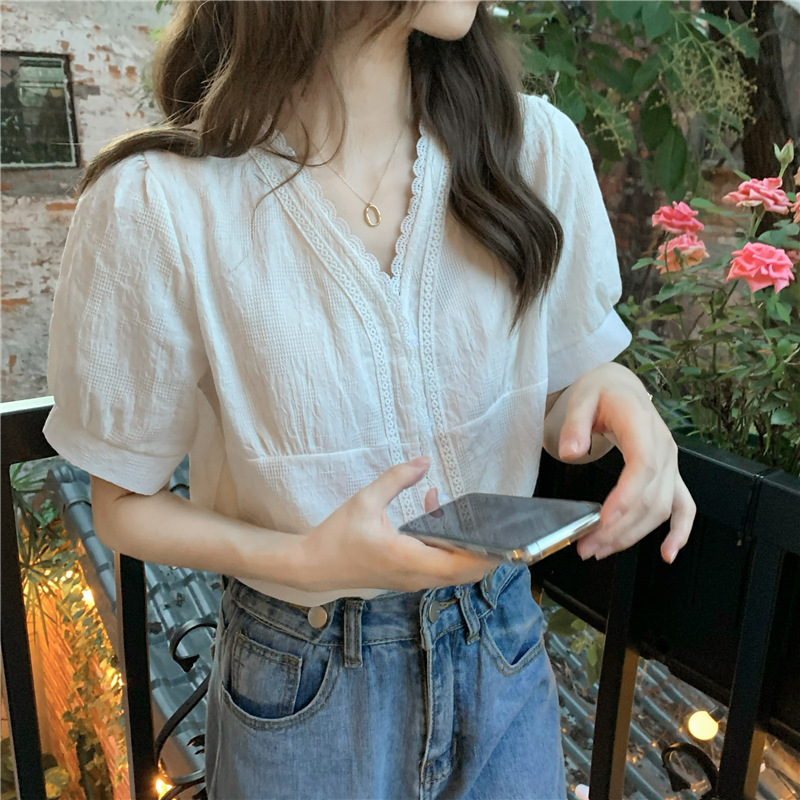 2025年夏の新しいVネックレースパフスリーブ白シャツデザインニッチライト大人半袖シャツトップス女性用|undefined