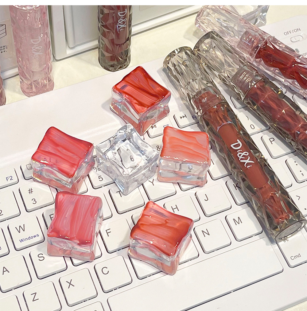 DIXI Moisturizing Mirror Water Light Lip Gloss, brightening and whitening, hydrating lipstick, chubby lips, versatile makeup, affordable wholesale undefined