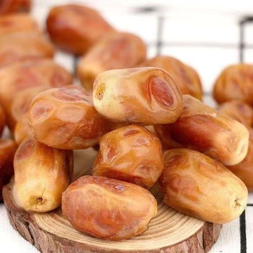 New Arrival Iraq Golden Milk Aromatized Dates Large Dates Authentic Golden Iranian Pregnancy Snack Wholesale