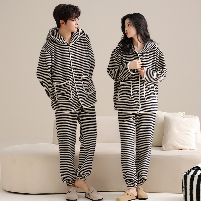 Otoño y invierno 2024 nueva pareja encapuchada pijama franela con camisa gruesa para hombres y mujeres ropa de hogar de dos piezas