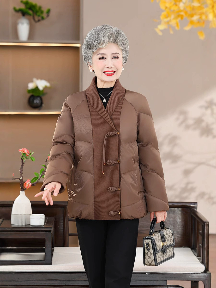 Бабушка зимняя белая утка пуховик новый стиль пожилая одежда женская 70-летняя мама зимняя пряжка теплый пуховик