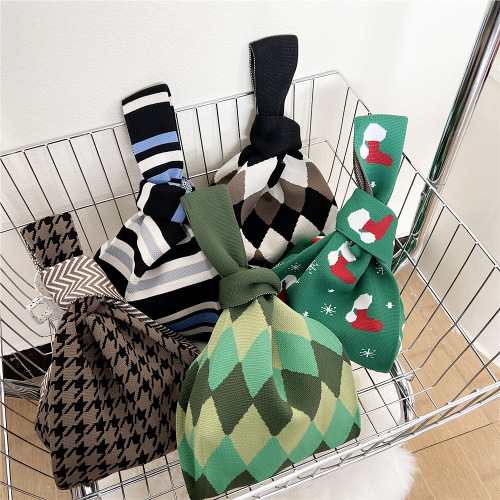 Large color-blocked knitted handbag for women in autumn, winter and summer shoulder woven fashion versatile personalized casual decorative trendy bag