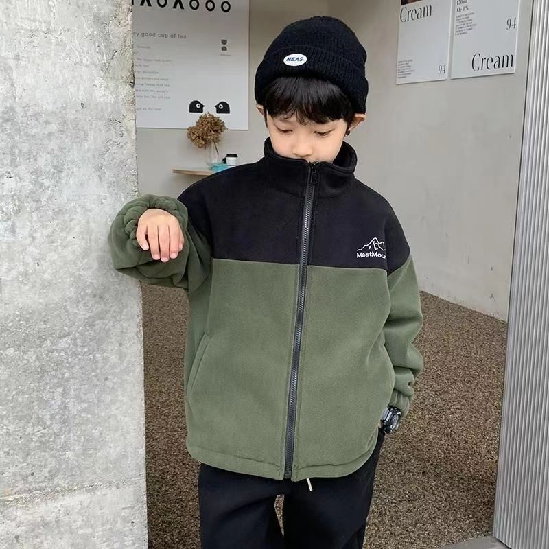 Children's Wear Autumn and Winter Boys' fleece-lined Thickened Collar Coat Contrast Color Stitching Children's Fashion Casual Cardigan Warm Jacket Children's Wear Autumn and Winter Boys' fleece-lined Thickened Collar Coat Contrast Color Stitching Children's Fashion Casual Cardigan Warm Jacket